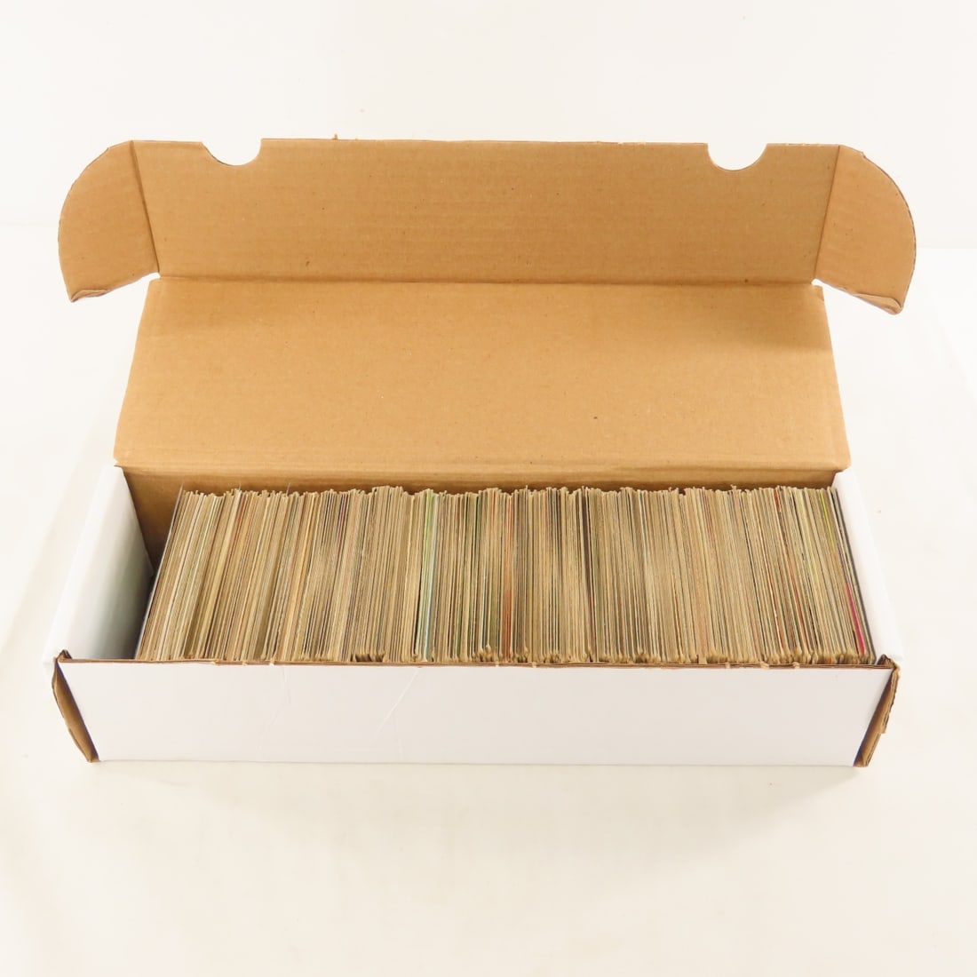600+ Mixed 1970's Baseball Cards in Off Condition - 10