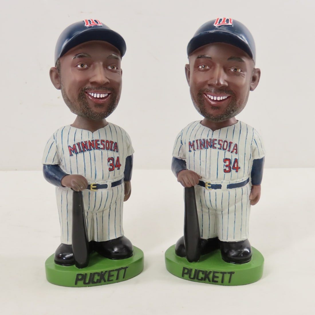MN Twins Pepsi Statues, Bobbleheads & Bats - 2