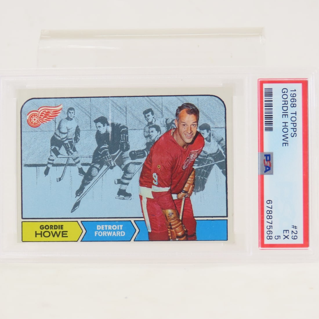 1968 Topps Gordie Howe #29 PSA 5 EX: 1968 Topps Gordie Howe #29 PSA 5 EX - Lot Size 5.5x3.5x.5" 1 LB All information and photos, which are part of the description, are intended to be as accurate as possible, but errors are possible. No