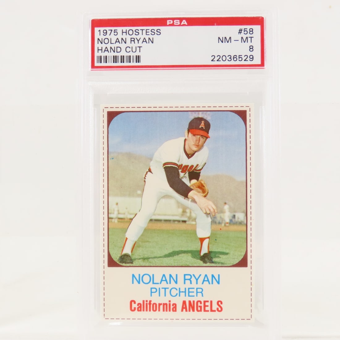 1975 Hostess Nolan Ryan #58 PSA 8 NM-MT: 1975 Hostess Nolan Ryan #58 PSA 8 NM-MT - Lot Size 5.5x3.5x1" 1 LB All information and photos, which are part of the description, are intended to be as accurate as possible, but errors are possible.