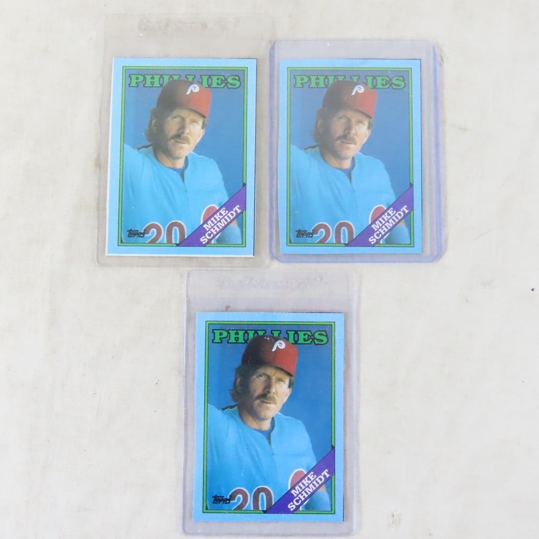 12 Mike Schmidt Baseball Cards Including Rookie - 4