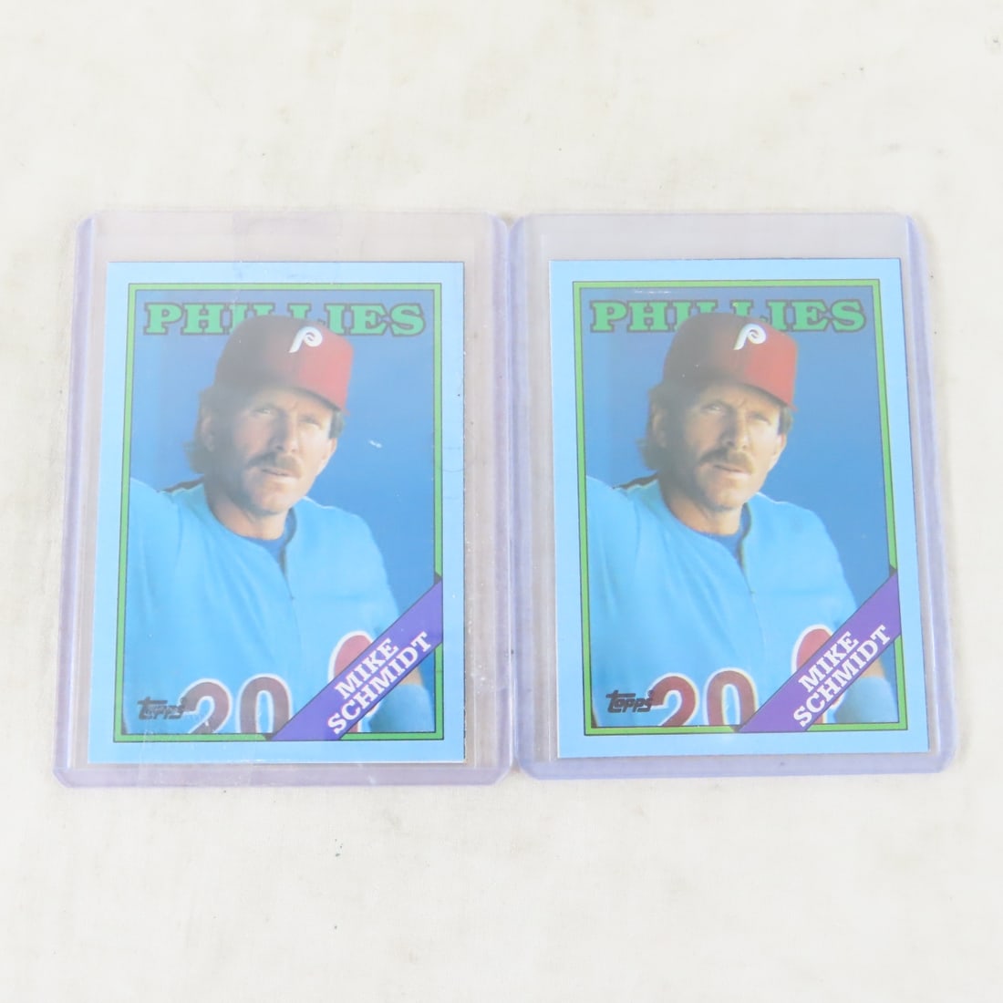 12 Mike Schmidt Baseball Cards Including Rookie - 4
