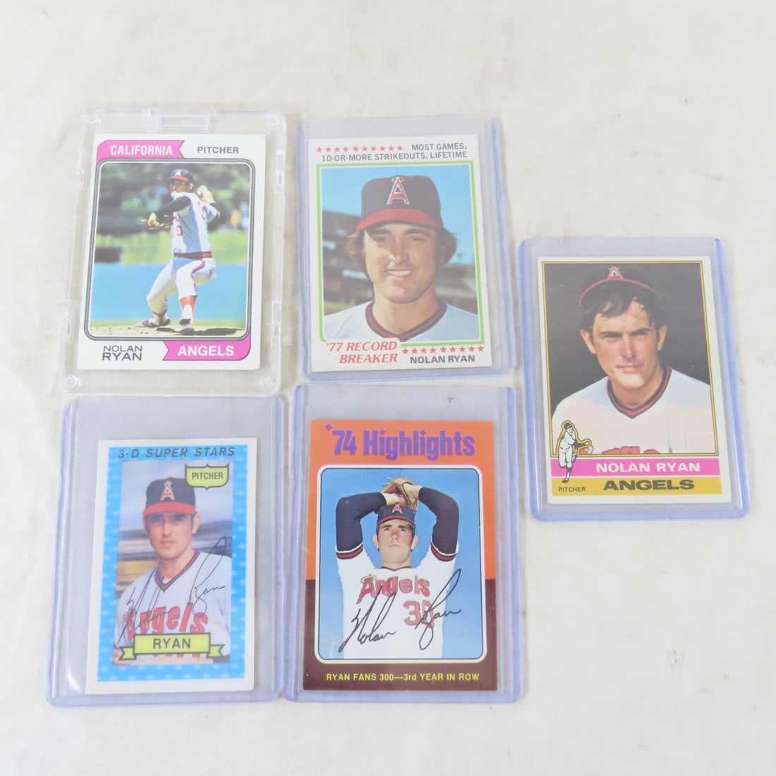 16 1970s Nolan Ryan Baseball Cards - 4
