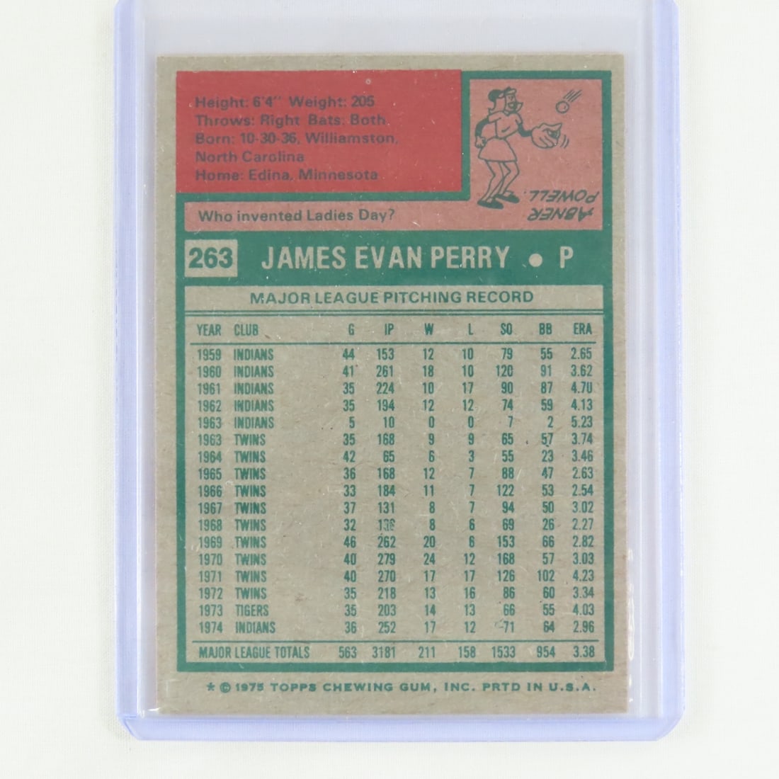 7 Autographed 1970-75 Topps Baseball Cards - 11