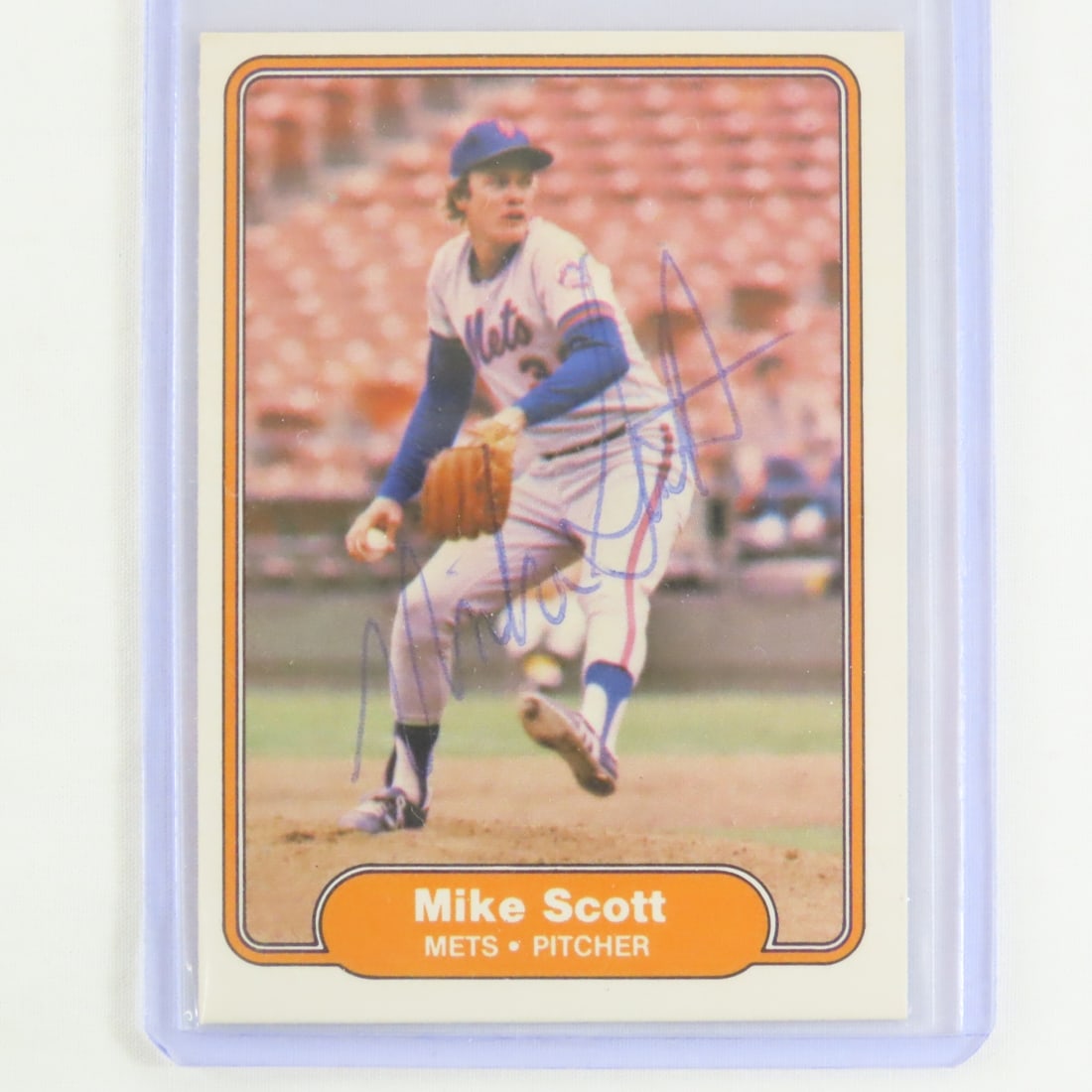 6 Autographed 1980's Baseball Cards - 10