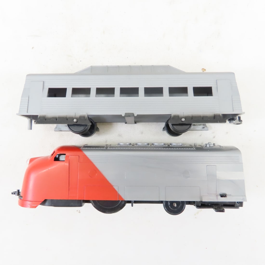 Vintage Santa Fe Super Chief Battery Op Train Set - 2