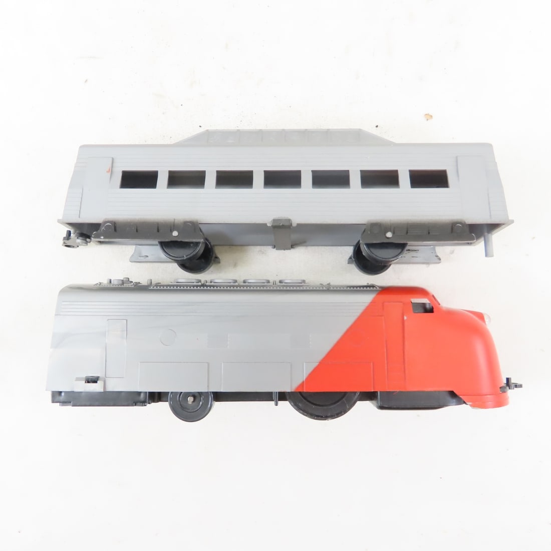 Vintage Santa Fe Super Chief Battery Op Train Set - 3
