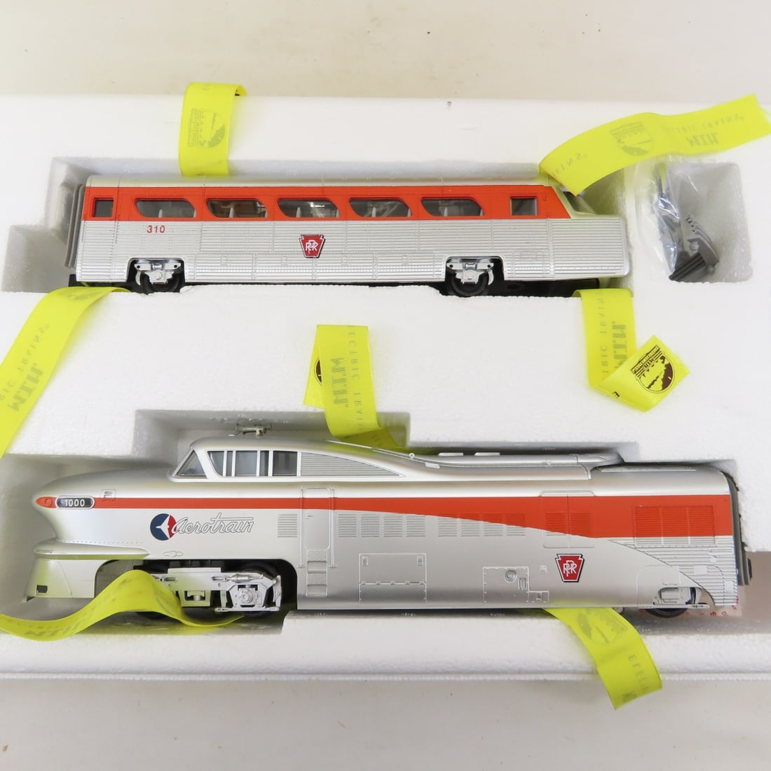 MTH Rail King O Gauge Aerotrain Set & Pass Car - 2