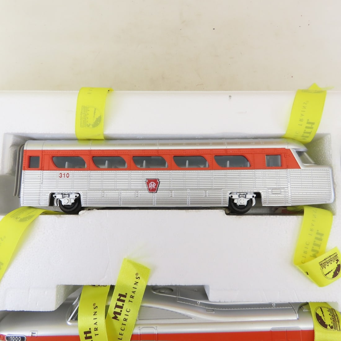 MTH Rail King O Gauge Aerotrain Set & Pass Car - 6