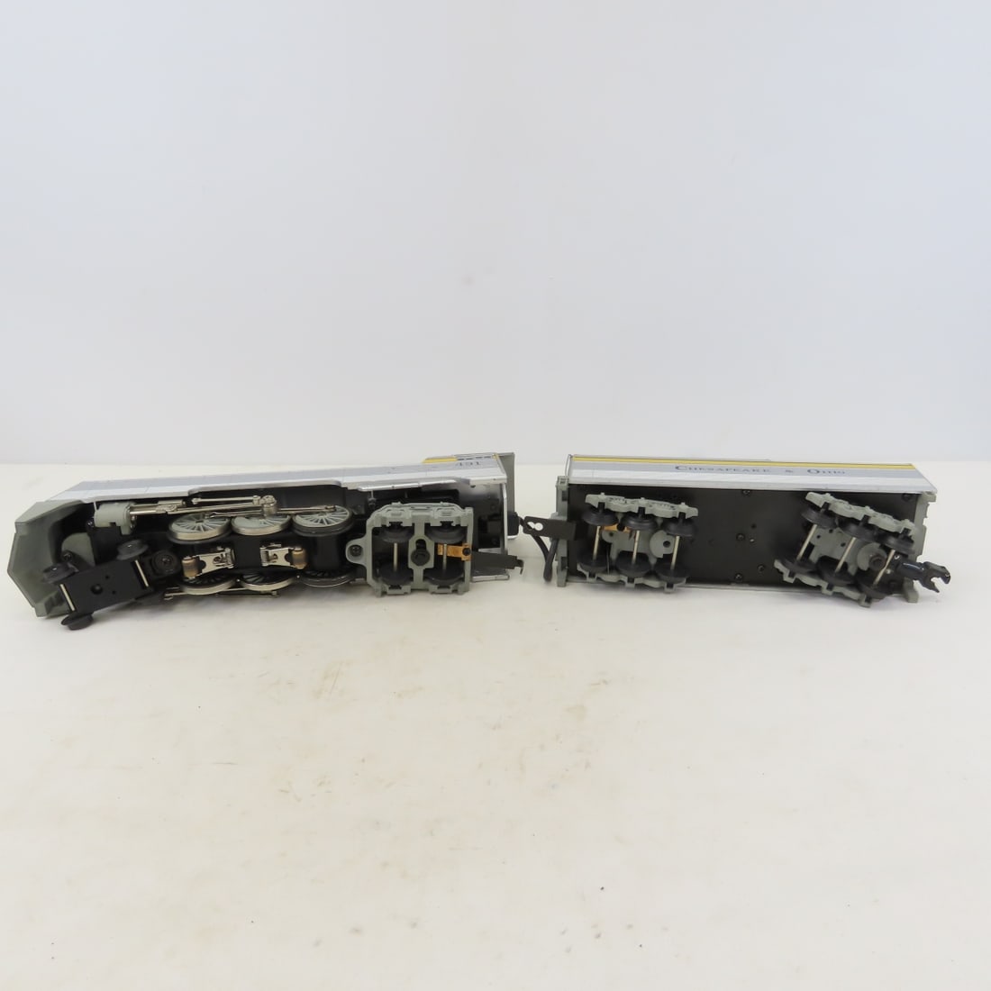 MTH O Gauge Chesapeake/Ohio Engine, Cars, Track - 4