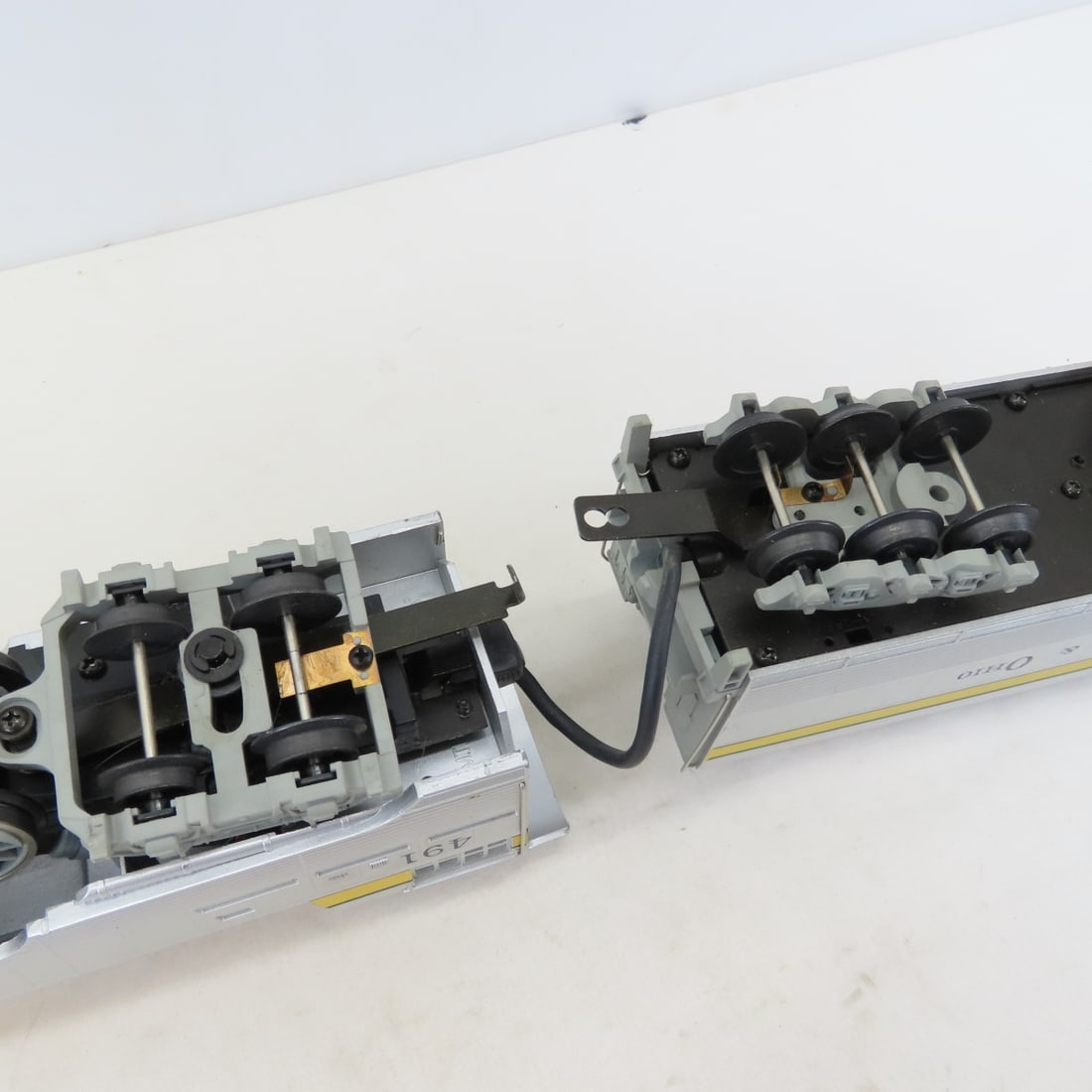 MTH O Gauge Chesapeake/Ohio Engine, Cars, Track - 6