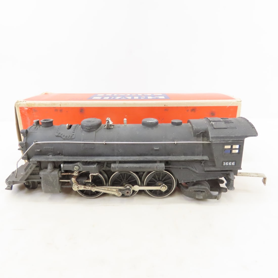 Lionel O Gauge Pre-War 1666 Engine & Other Cars - 2