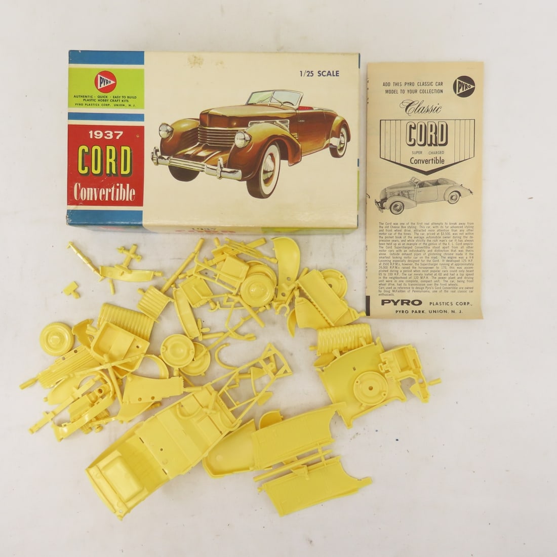 10+ Vintage AMT Car & Plane Models, Corvette, More - 8