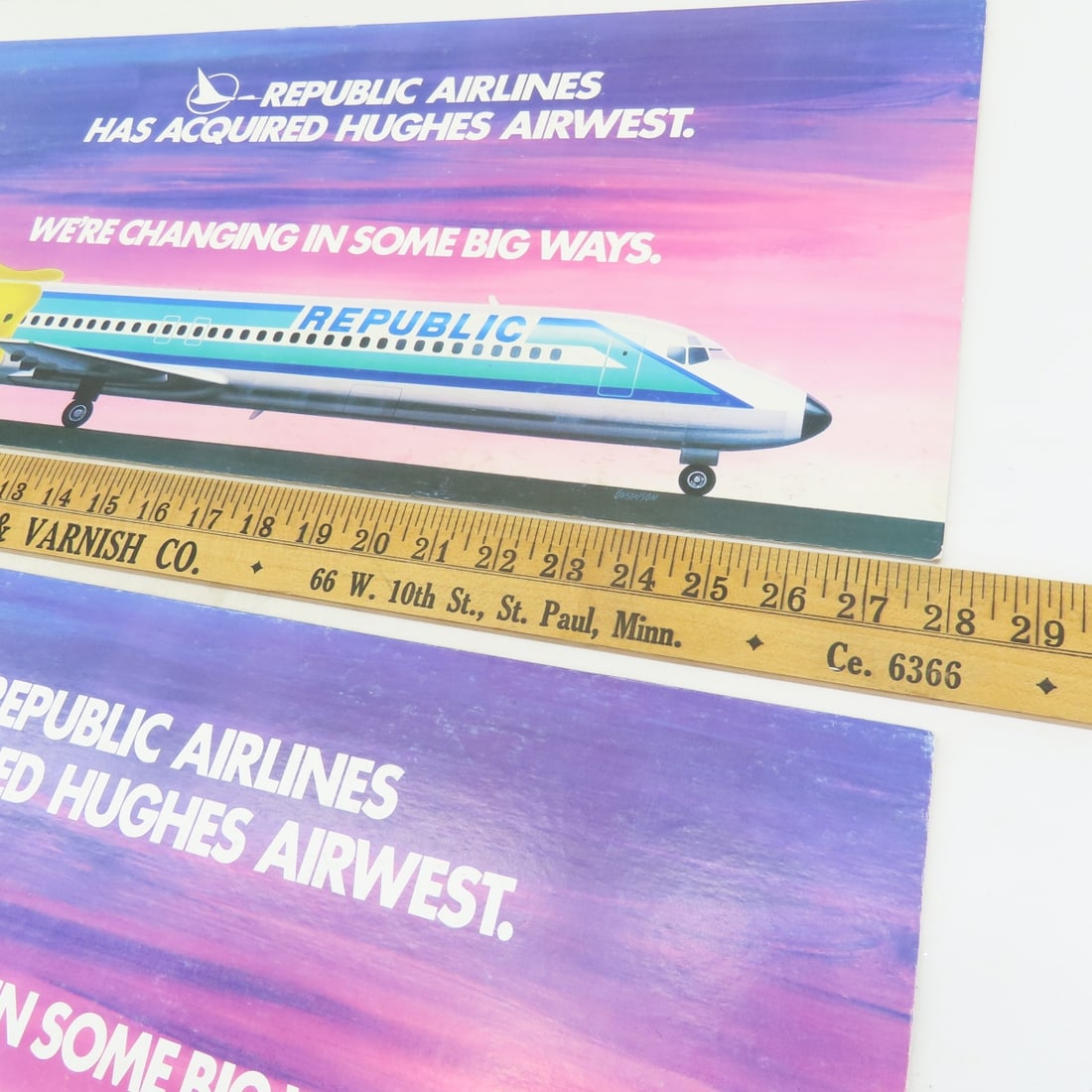 Vintage Republic Airlines Signage & Logo - 9