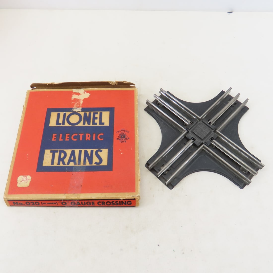 Vintage Lionel O Gauge Lumber, Caboose, Other Cars - 14