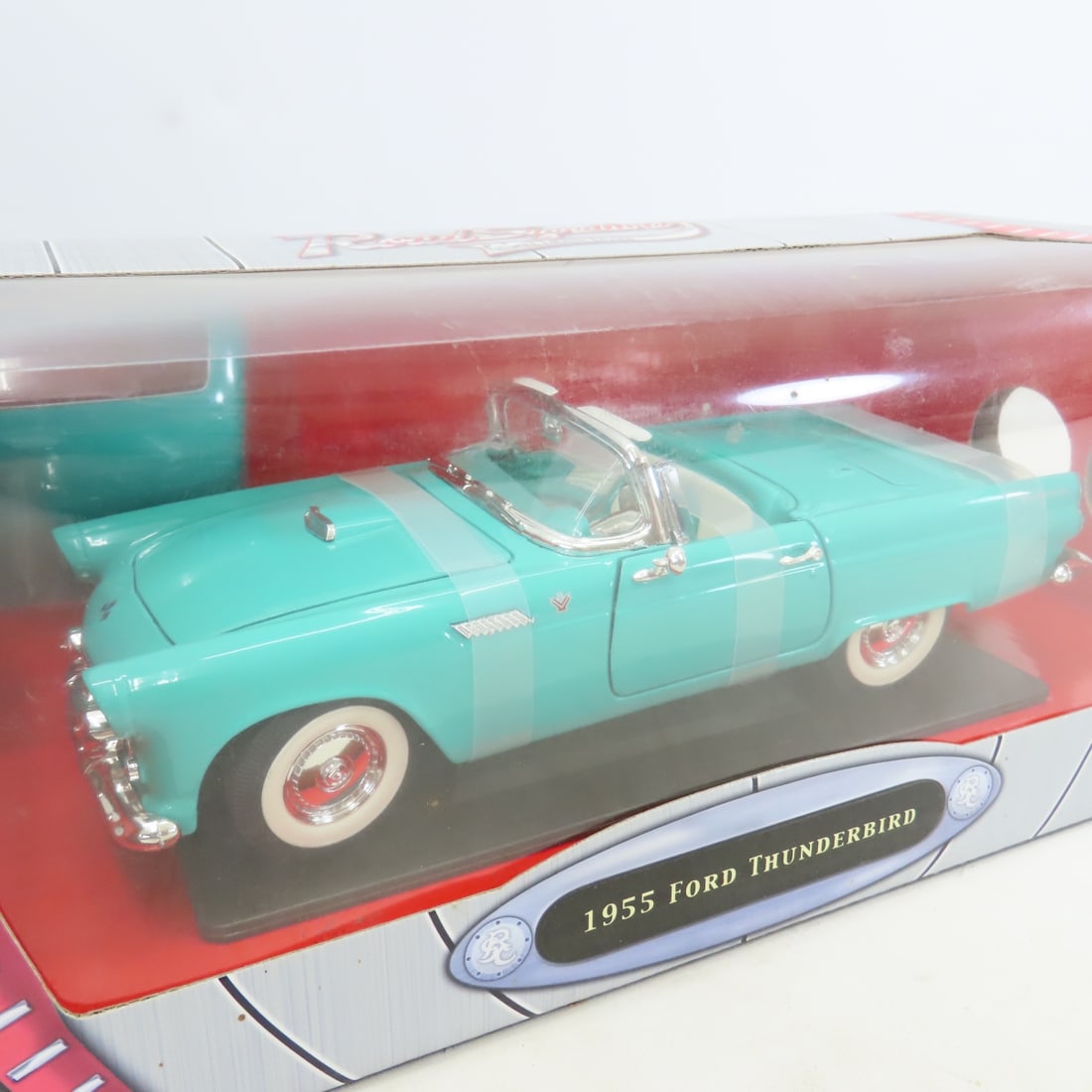 Road Signature 1:18 Diecast Cars, Trucks, Ford - 3