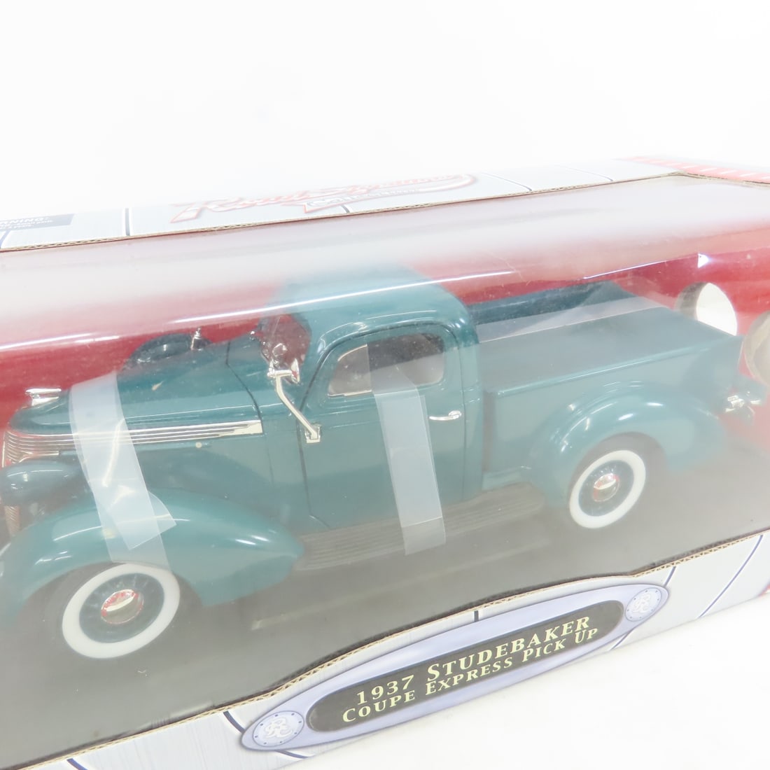 Road Signature 1:18 Diecast Cars, Trucks, Ford - 9