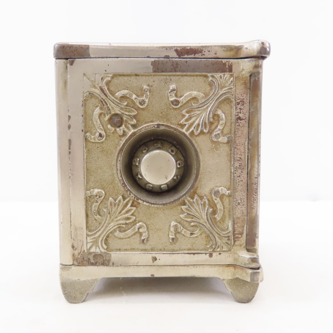 Vintage Metal Combination Safe Deposit Coin Bank: Vintage Metal Combination Safe Deposit Coin Bank - locked- no combo, LOT SIZE: 5x4x4" 3 LBS All information and photos, which are part of the description, are intended to be as accurate as possib