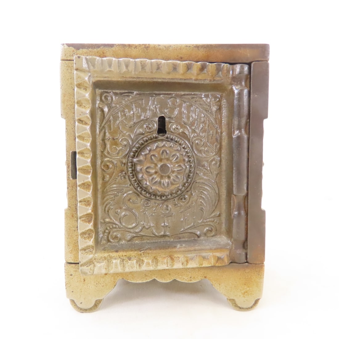 Antique Metal J&E Combination Safe Coin Bank: Antique Metal J&E Combination Safe Coin Bank - Patent 1897. LOT SIZE: 5x4x4" 3 LBS All information and photos, which are part of the description, are intended to be as accurate as possible, but