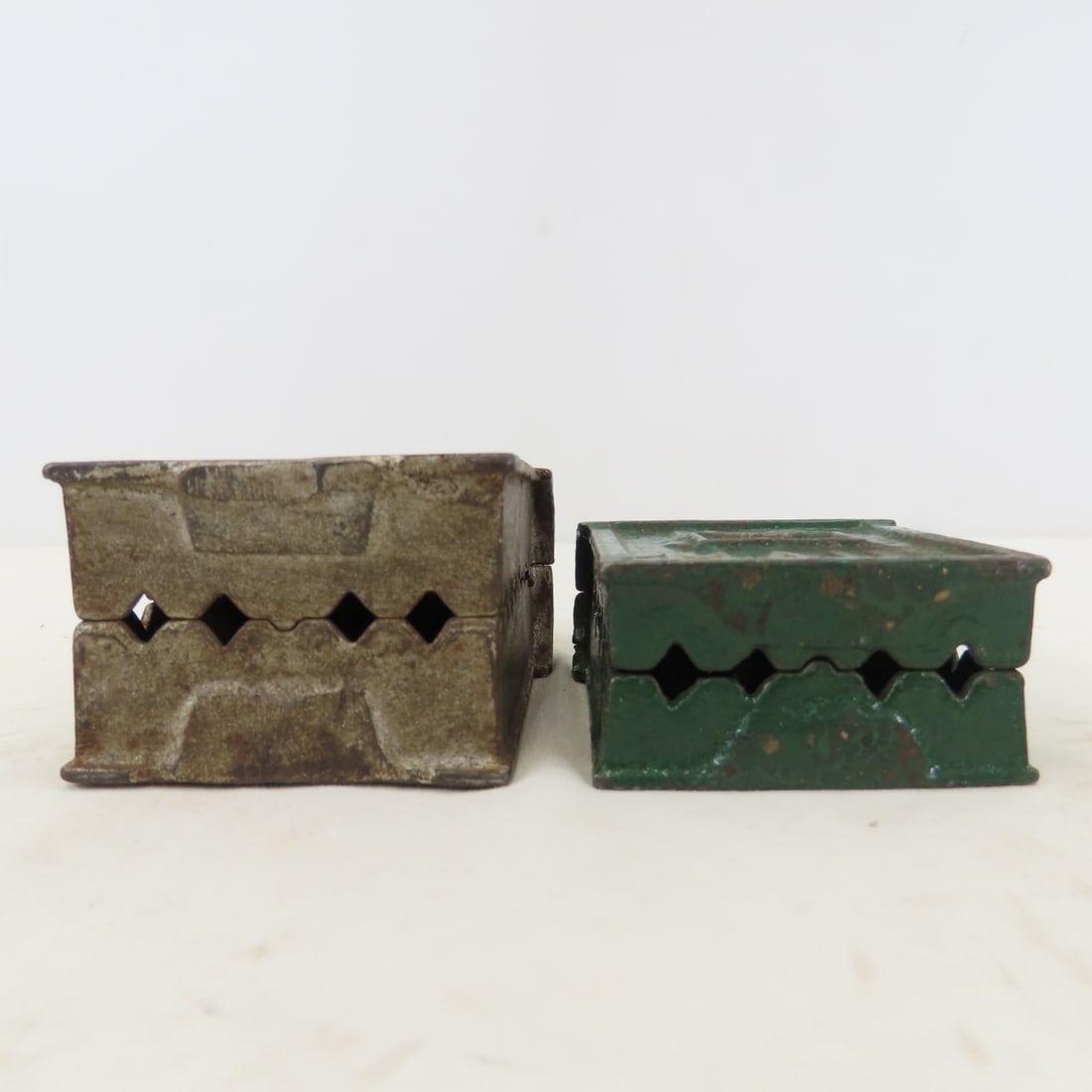 4 Cast Iron US Mail, Rival & Other Banks - 19