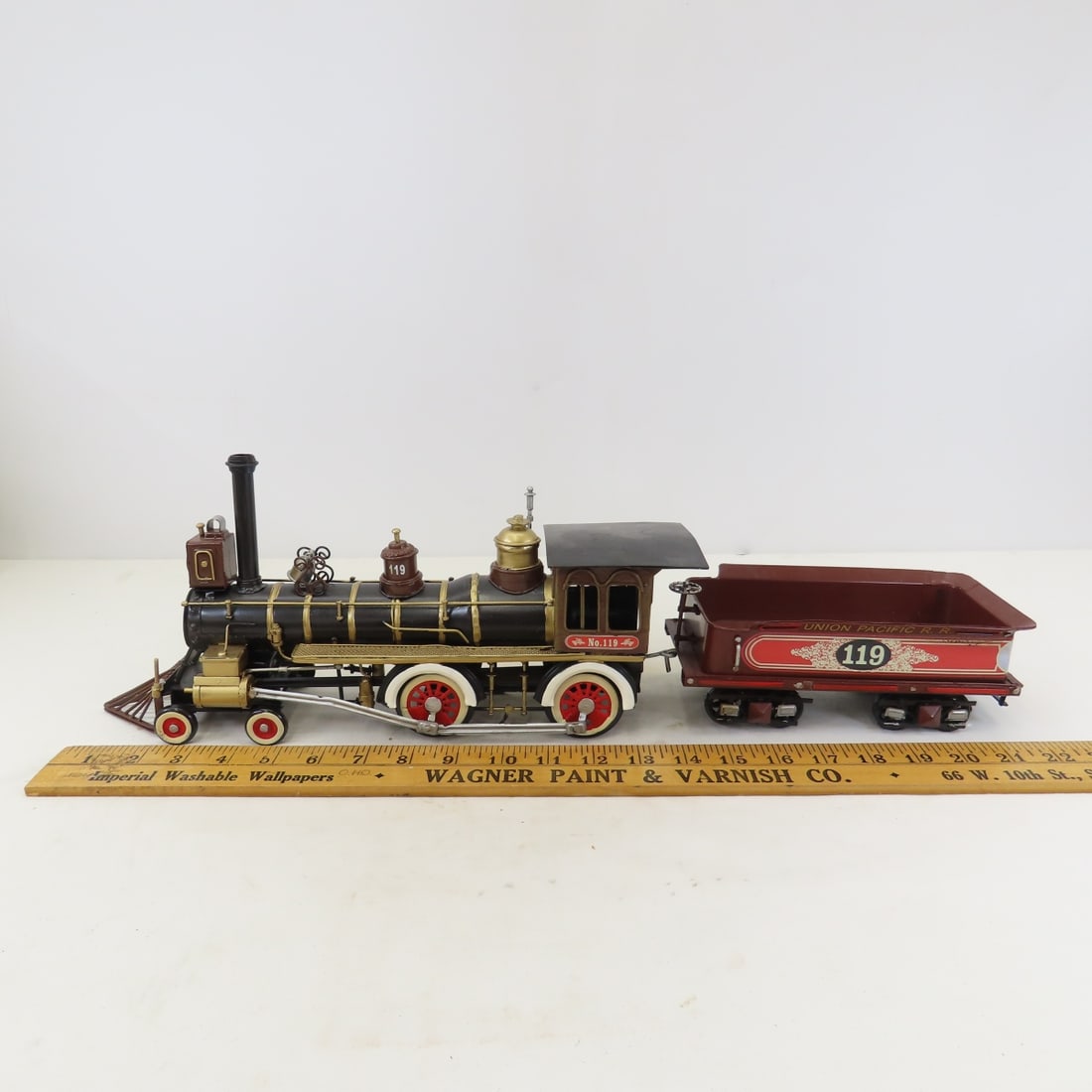 IHC Model UP No 119 Golden Spike Train Model - 3