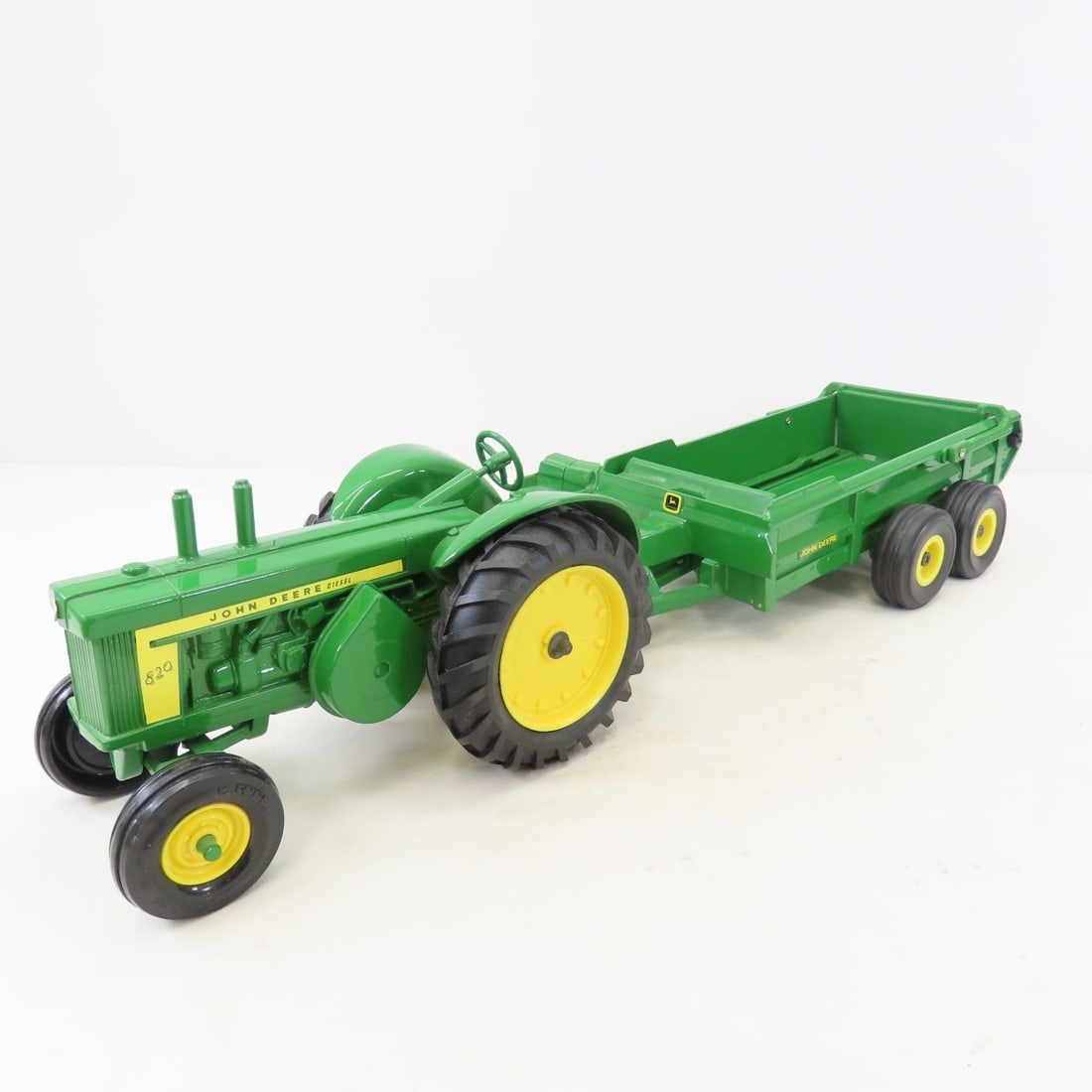 ERTL 1:16 John Deere 820, 581, Planter & More - 2