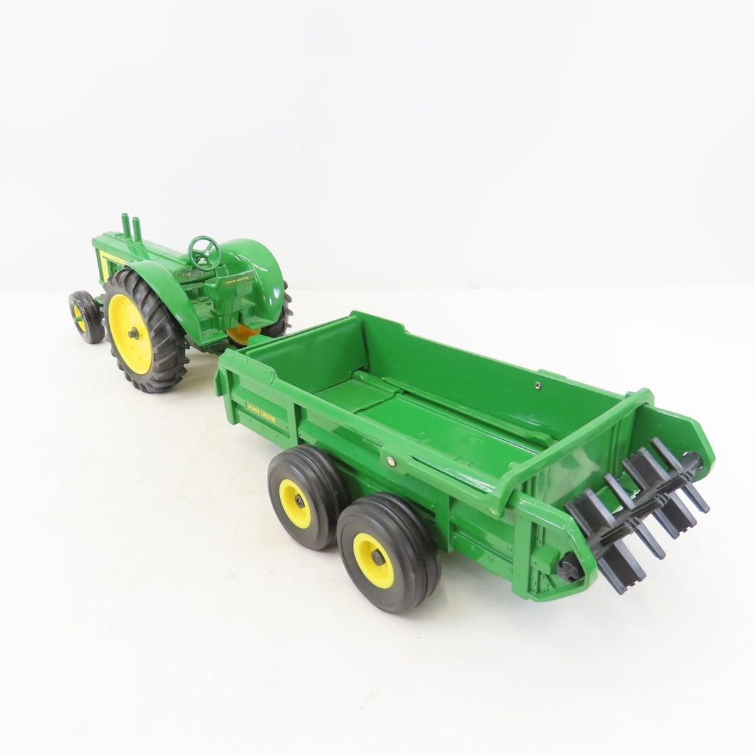 ERTL 1:16 John Deere 820, 581, Planter & More - 4