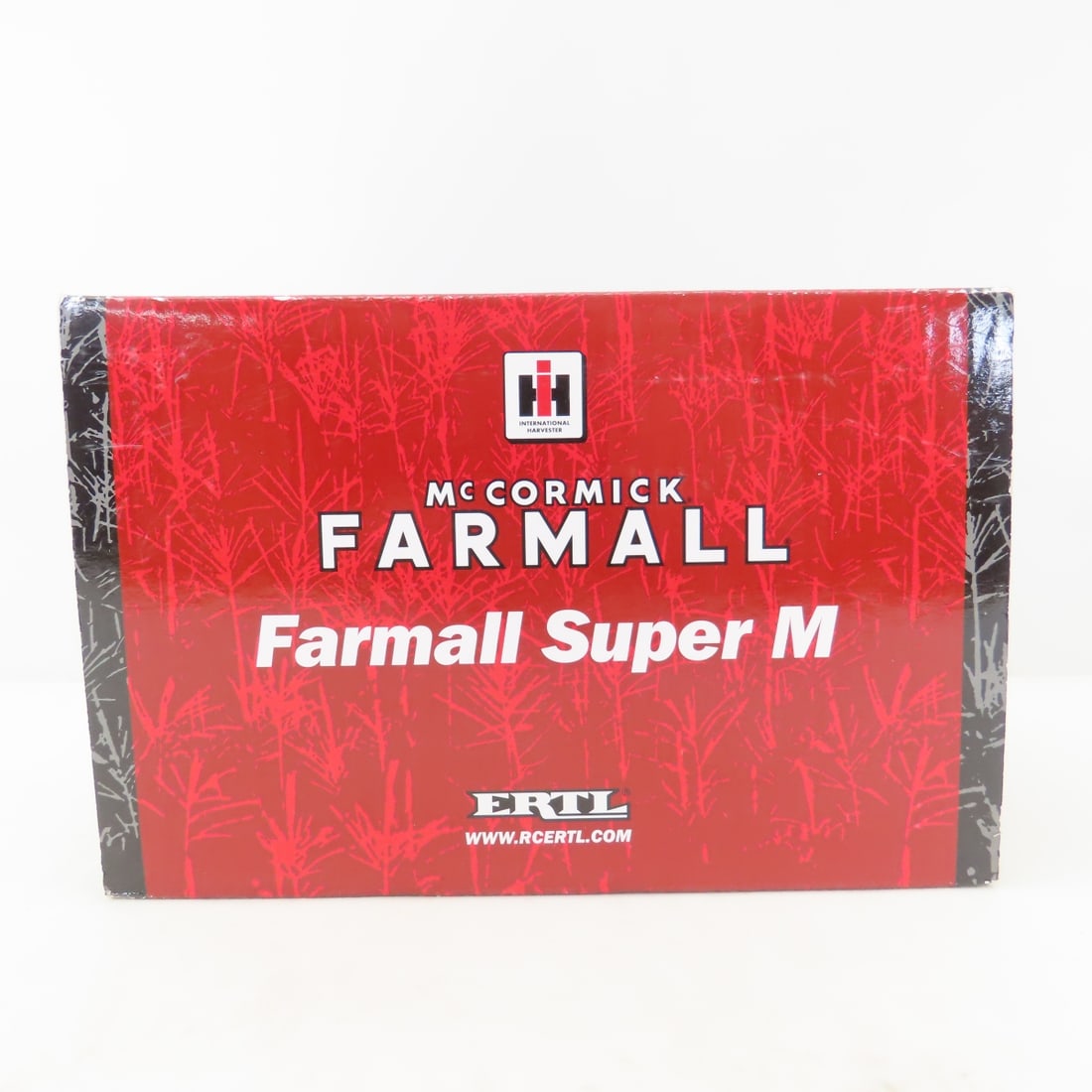 ERTL 1:16 Farmall Super M & Super M-TA Tractors - 7