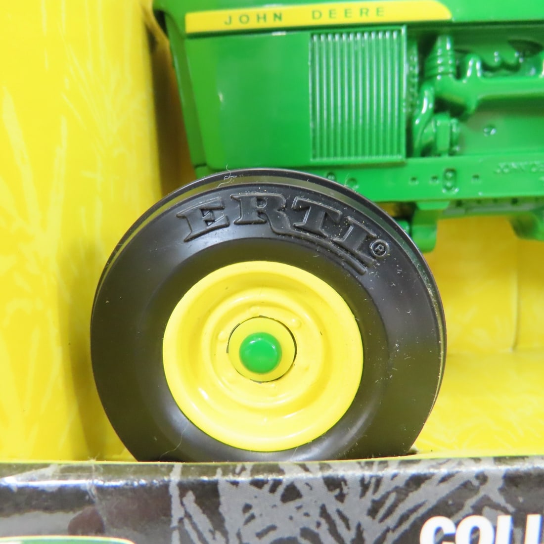 ERTL 1:16 John Deere 4010 Collector Ed Tractor - 8