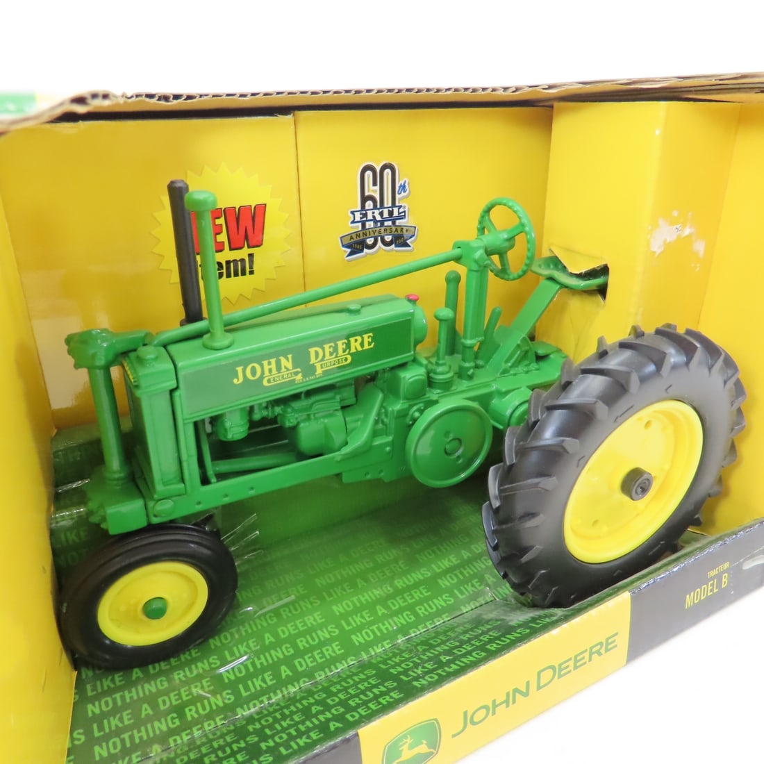 ERTL 1:16 John Deere Model 'B', 'BW' & H Tractors - 4