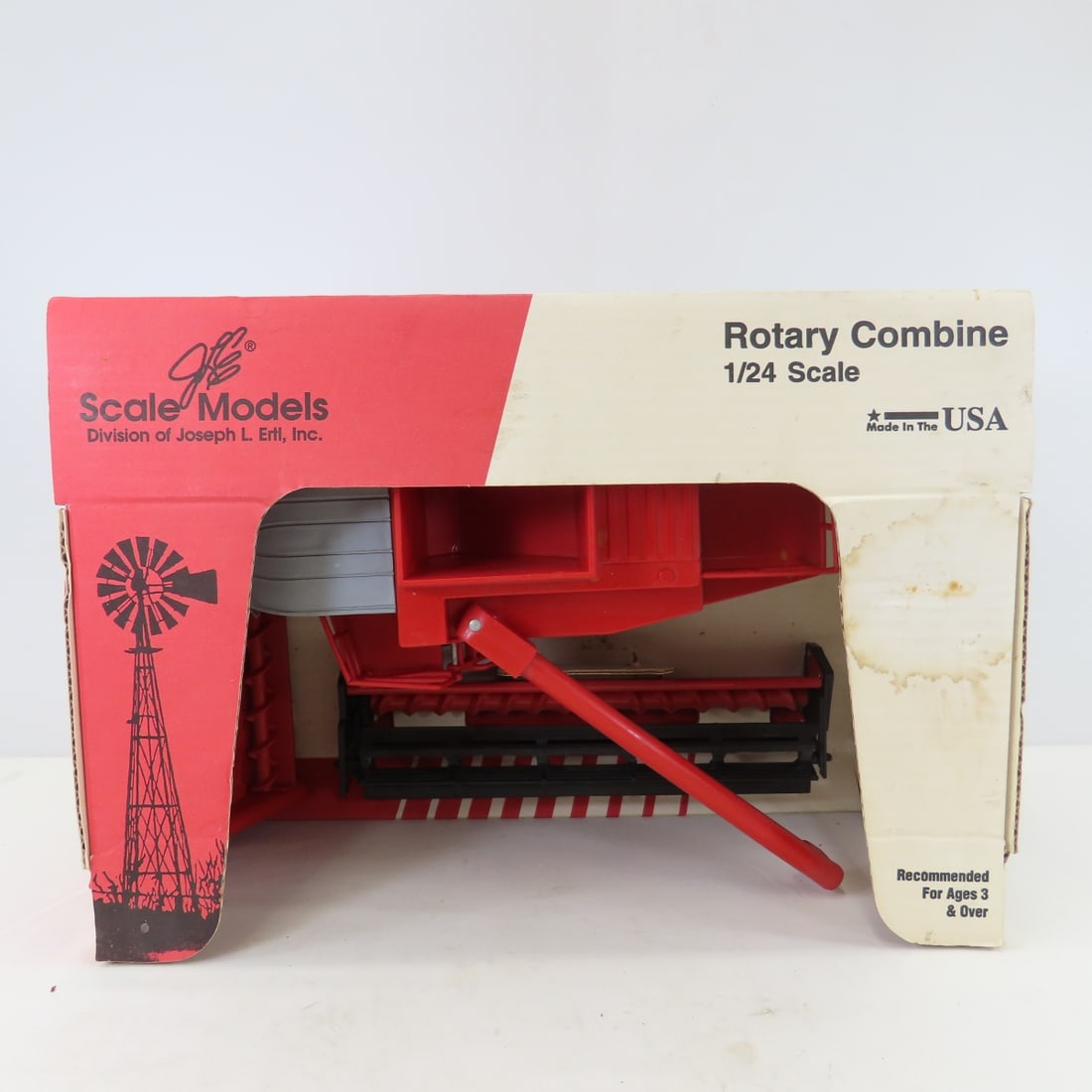 Scale Models 1:24 Massey Ferguson Rotary Combine - 9