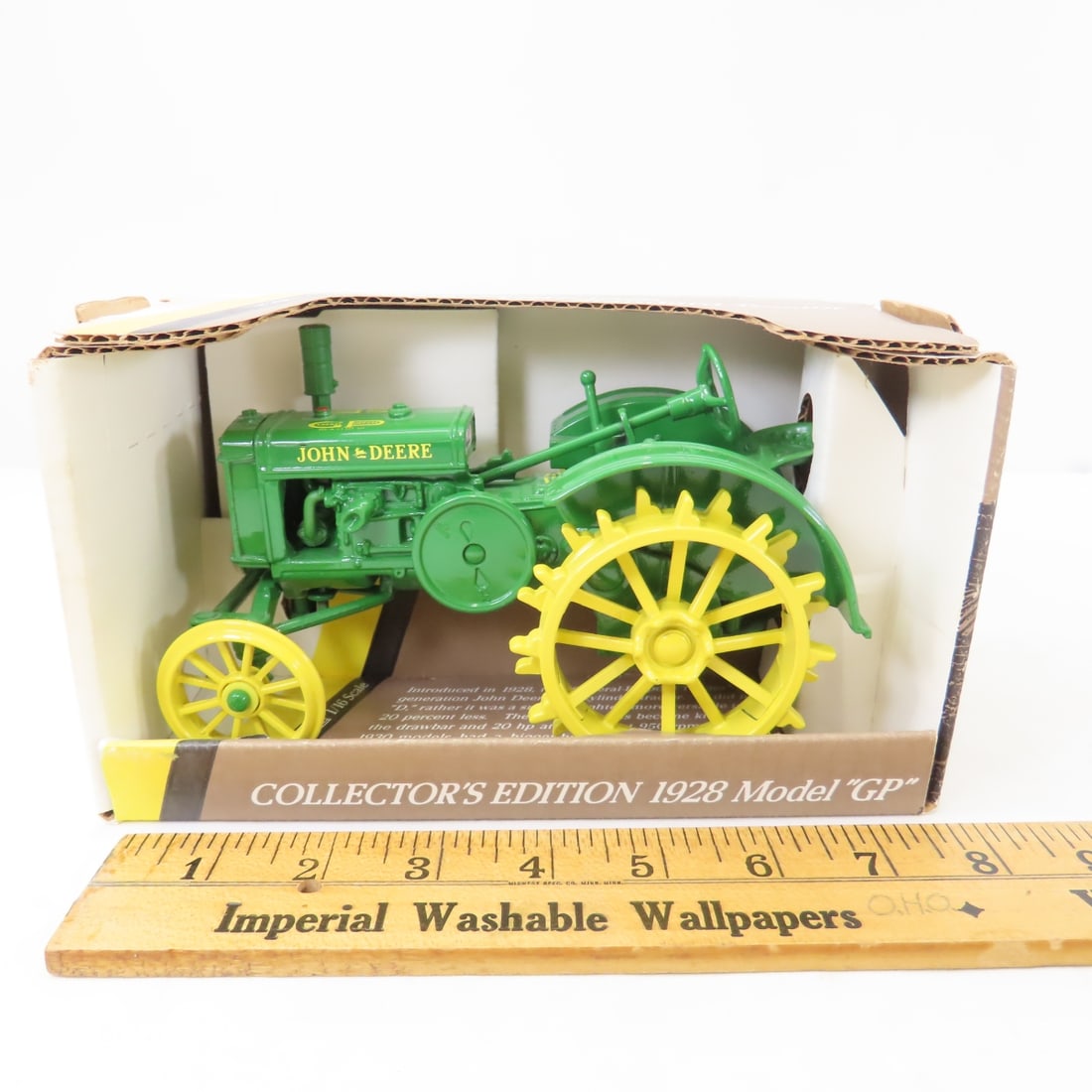 ERTL 1:16 John Deere Model 'D', 'R', 'GP' Tractors - 10
