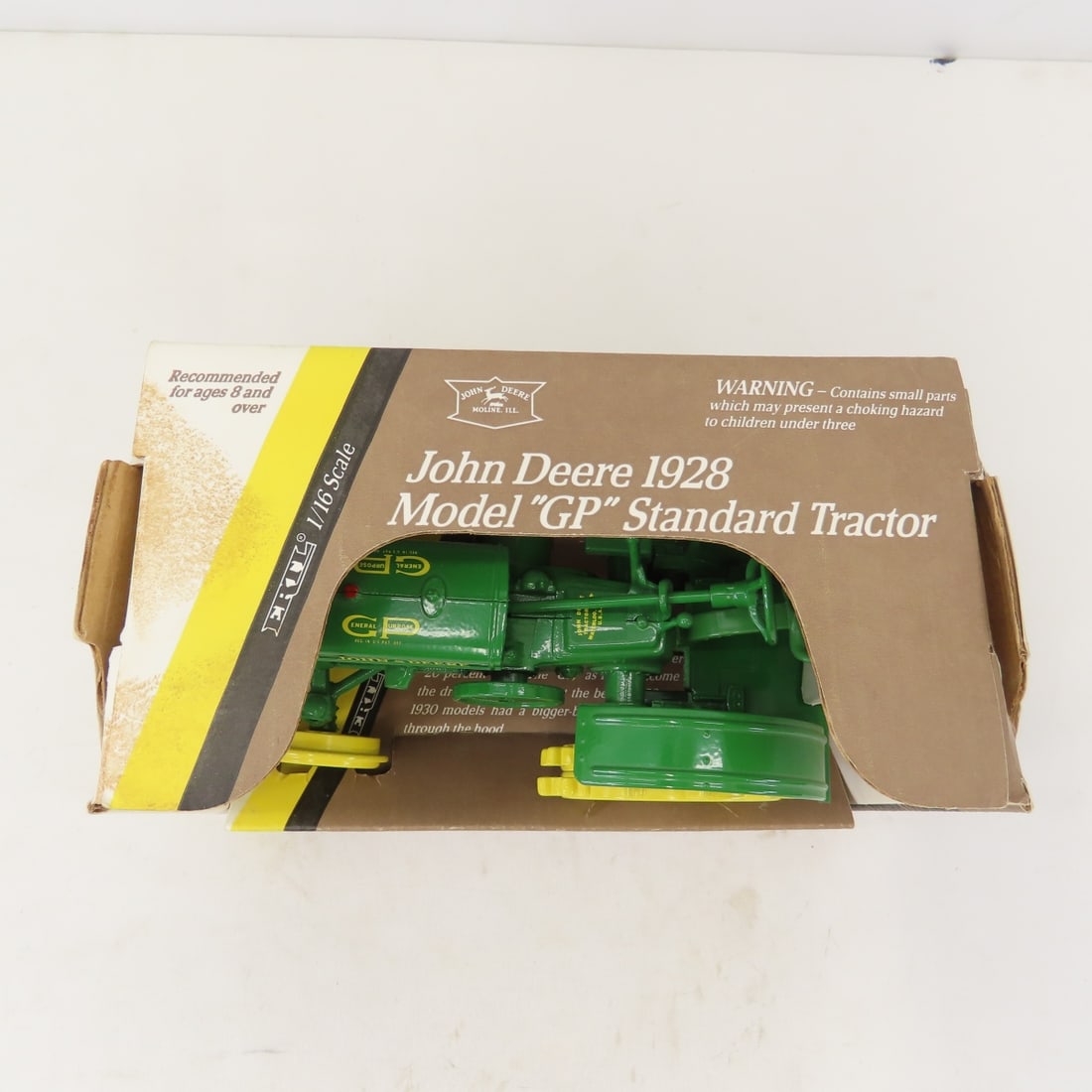 ERTL 1:16 John Deere Model 'D', 'R', 'GP' Tractors - 14