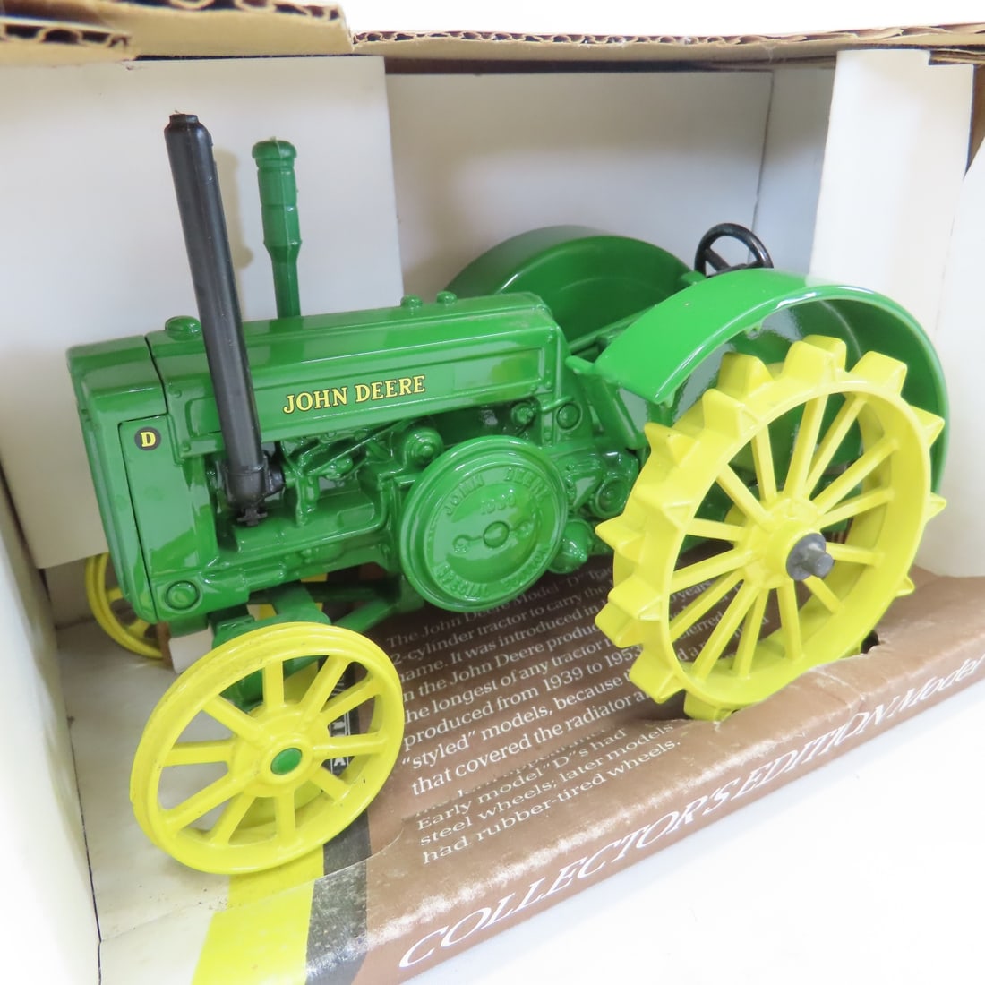 ERTL 1:16 John Deere Model 'D', 'R', 'GP' Tractors - 20