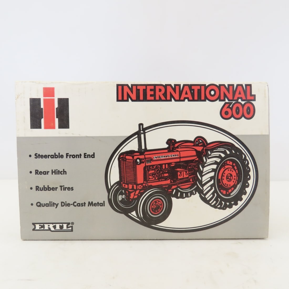 ERTL 1:16 & 1:32 Case IH 600, Vac & 9150 Tractors - 8