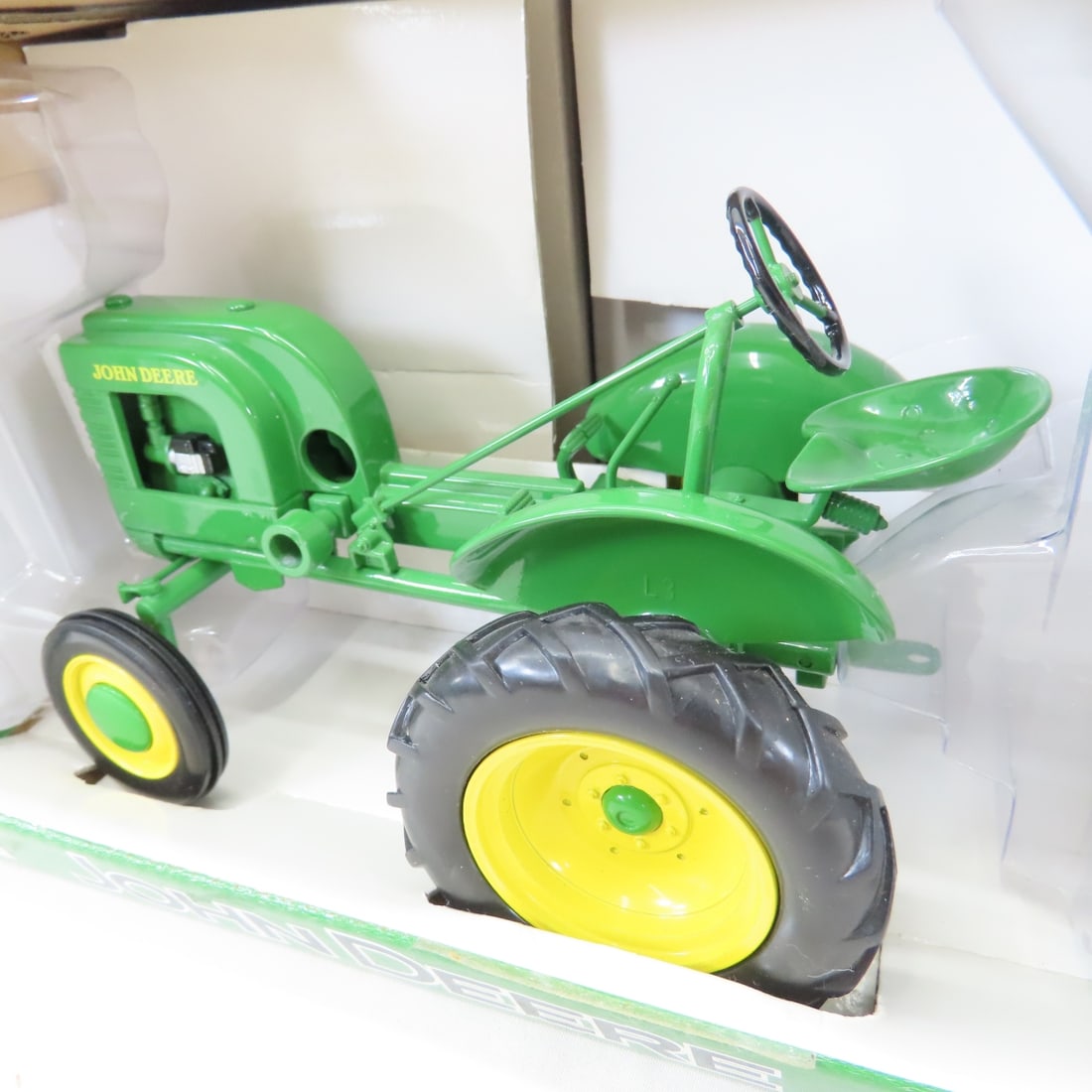 SpecCast 1:16 John Deere "L" & Lindeman Crawler - 10