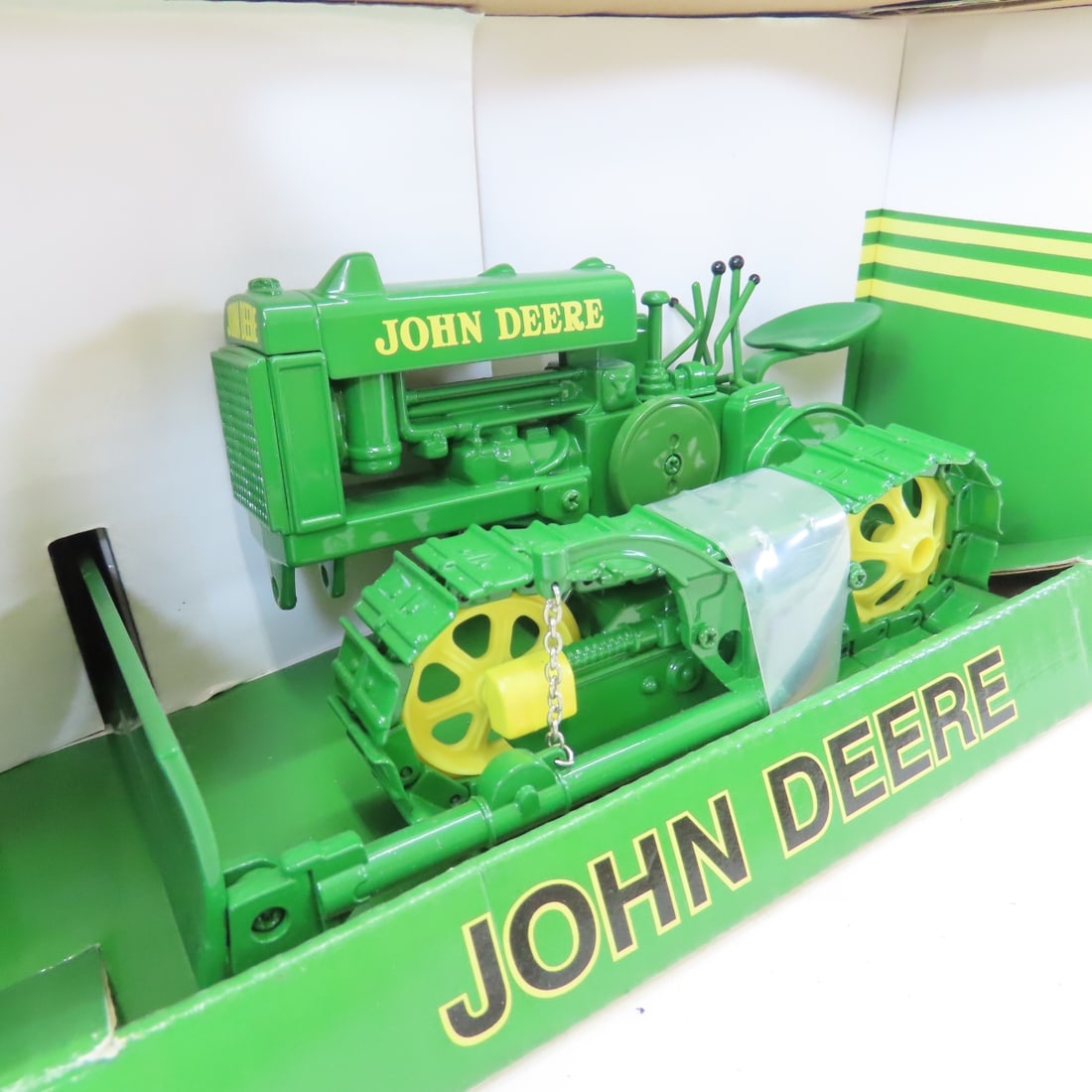 SpecCast 1:16 John Deere "L" & Lindeman Crawler - 4