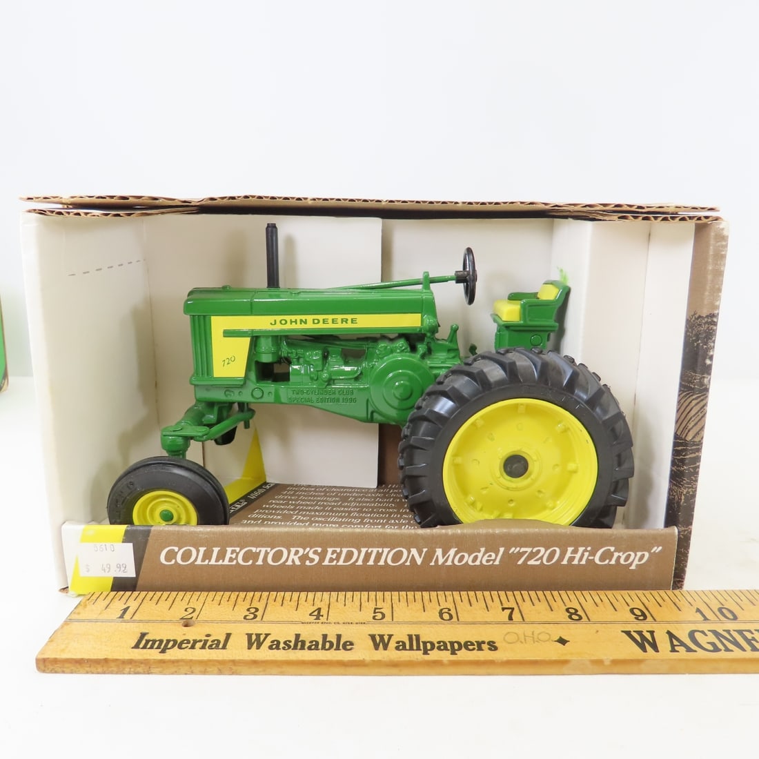 ERTL 1:16 John Deere 720, Utility & 620 Tractors - 2