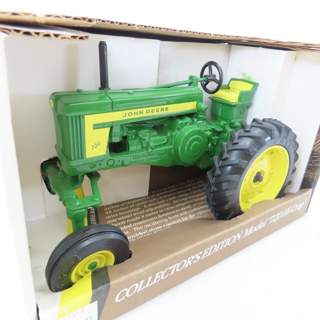 ERTL 1:16 John Deere 720, Utility & 620 Tractors - 4