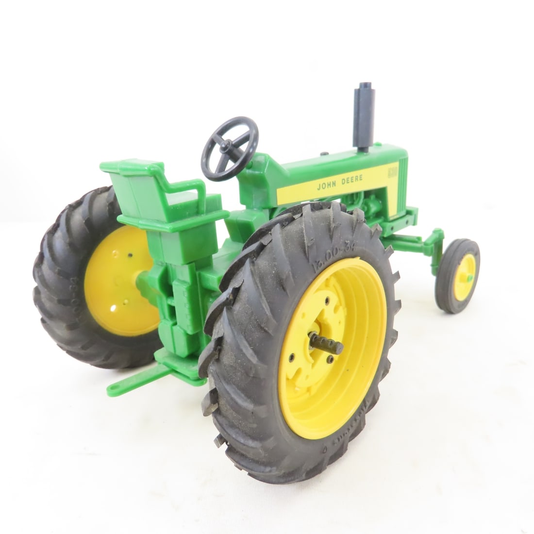 STANDI 1:16 John Deere 530 Plastic Tractor in Box - 6