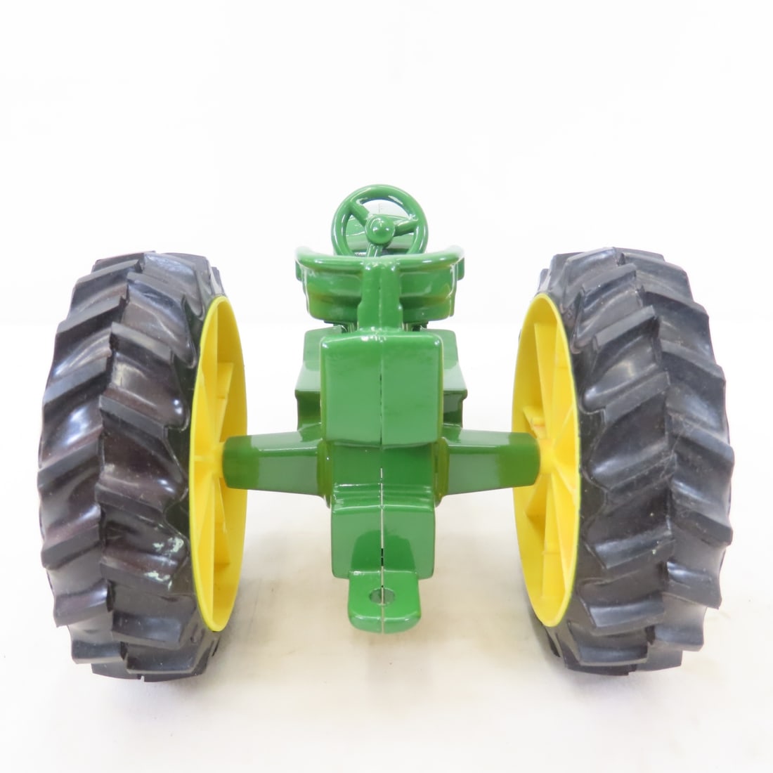 Scale Models 1:16 John Deere '87 Farm Show Tractor - 5