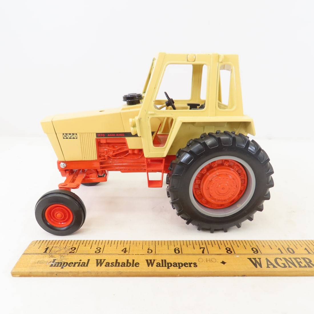 ERTL 1:16 INTL Cub, 1170 Agri King, CAT Combine - 3