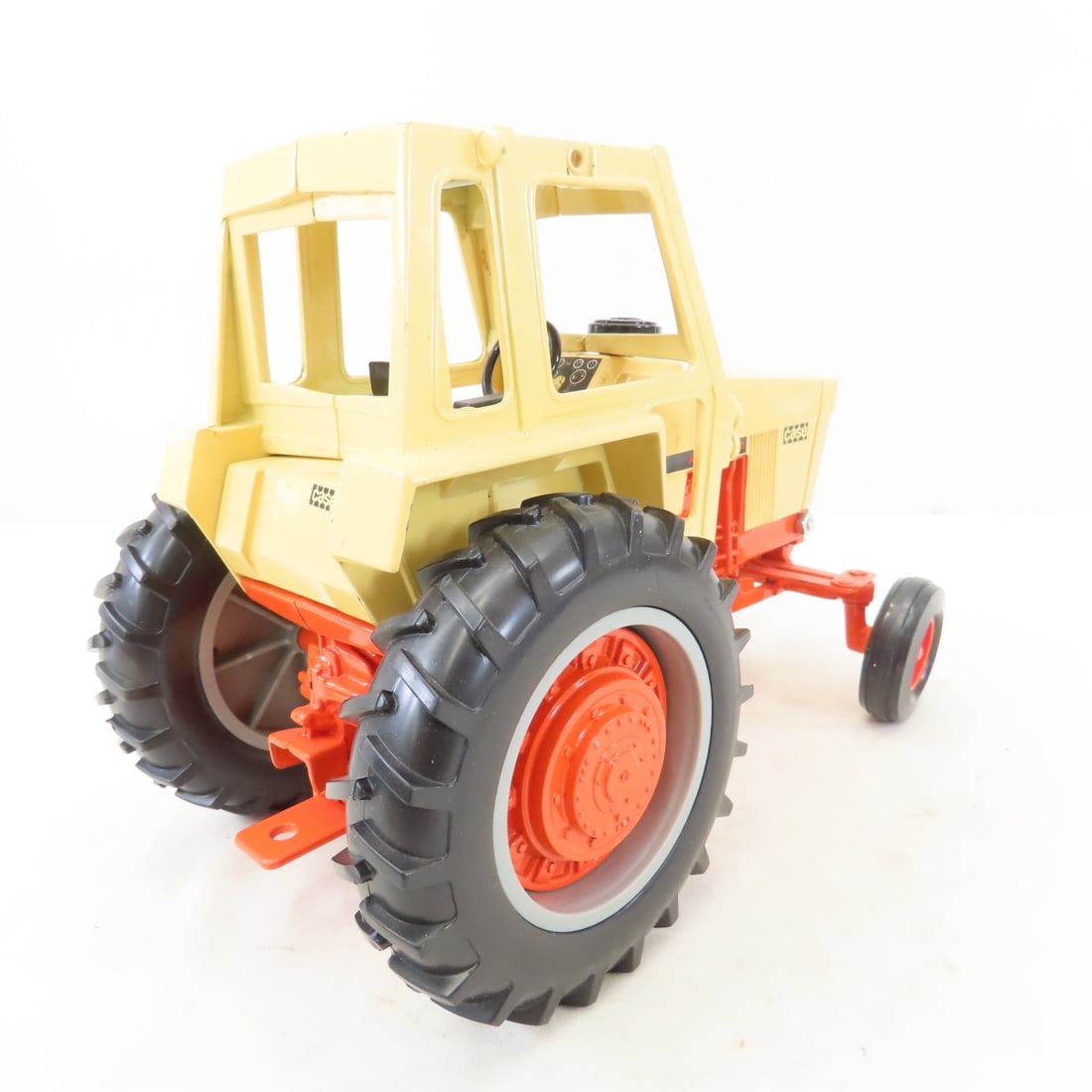 ERTL 1:16 INTL Cub, 1170 Agri King, CAT Combine - 6