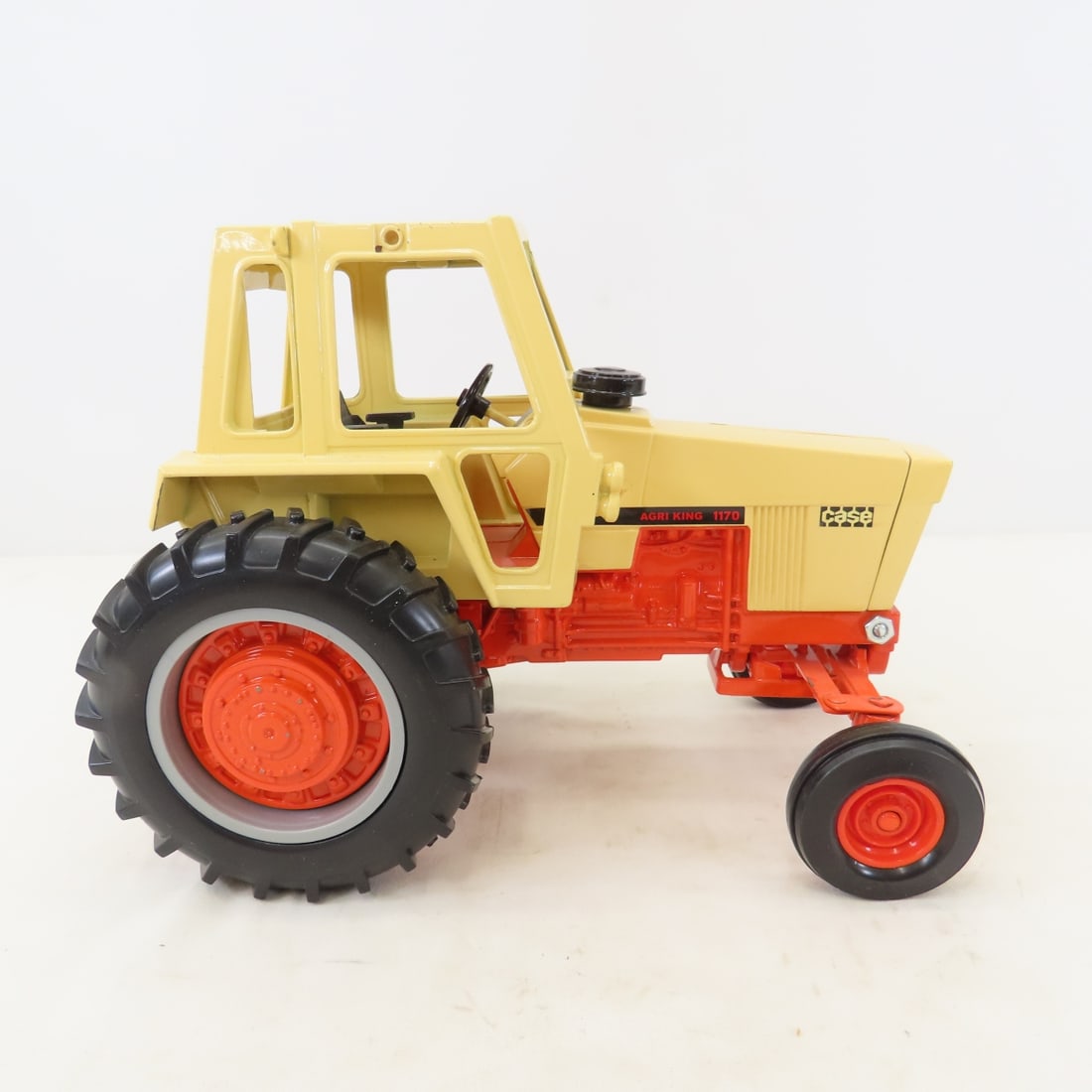 ERTL 1:16 INTL Cub, 1170 Agri King, CAT Combine - 7