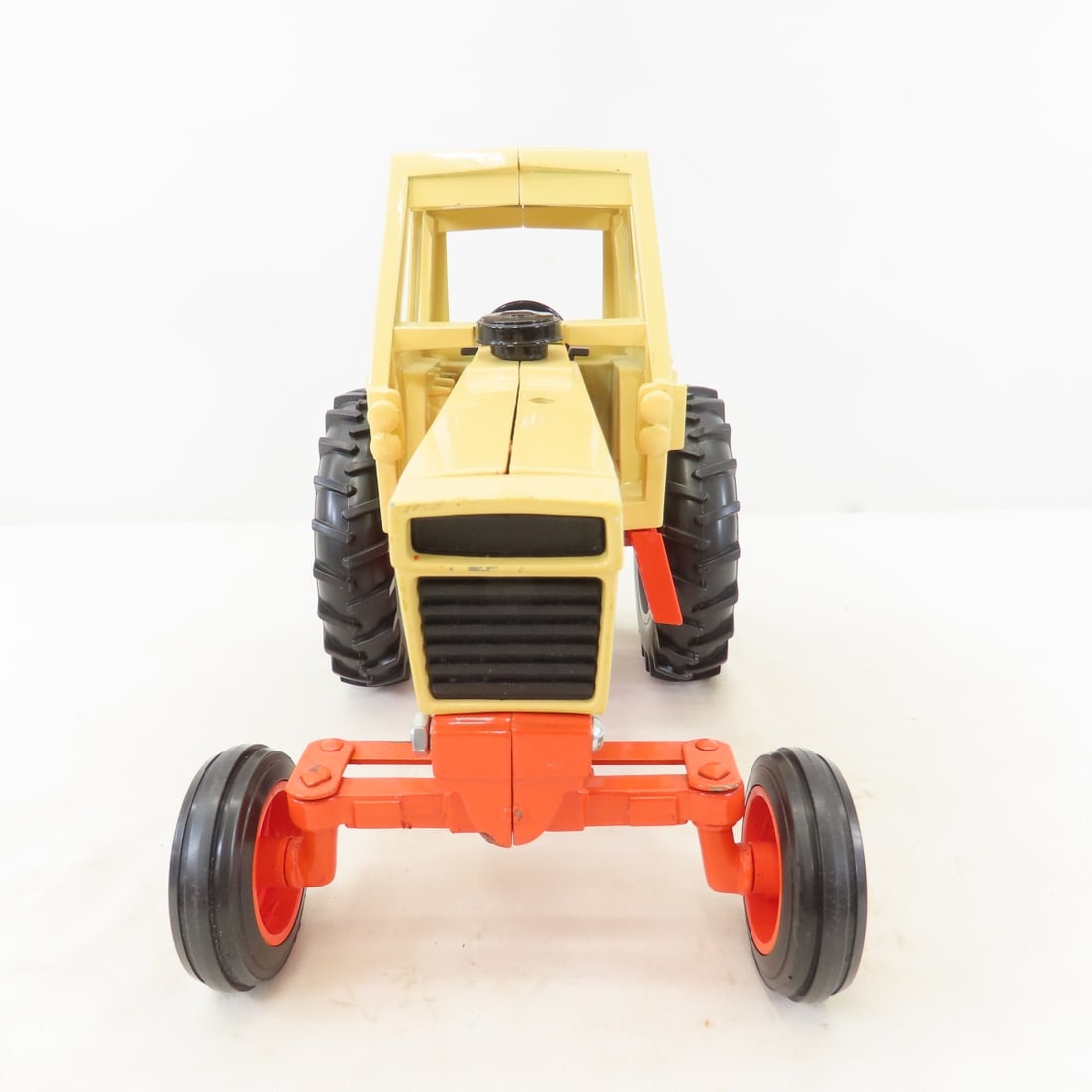 ERTL 1:16 INTL Cub, 1170 Agri King, CAT Combine - 9