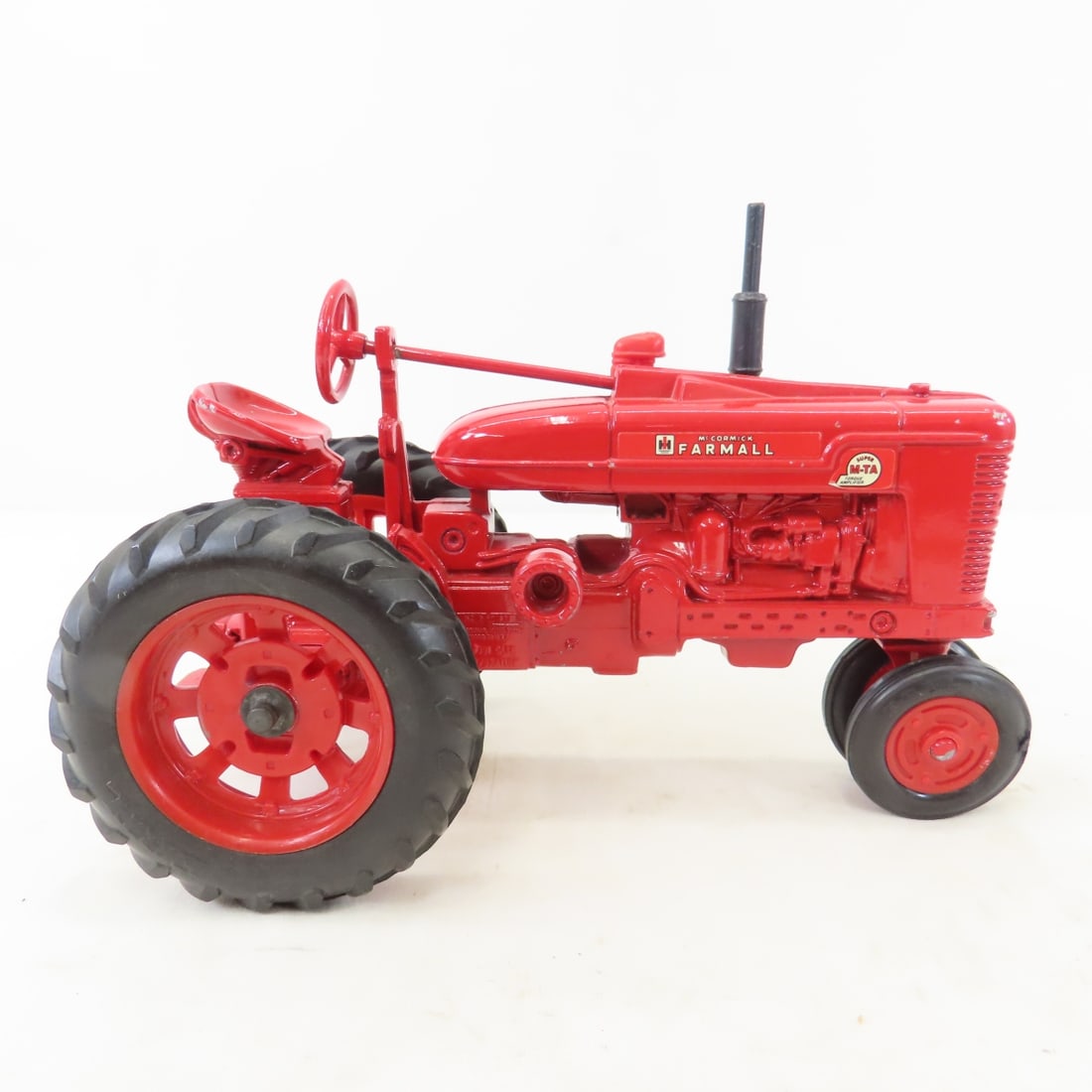 ERTL 1:16 Super M-TA Tractor, Picker, Hay Elevator - 7