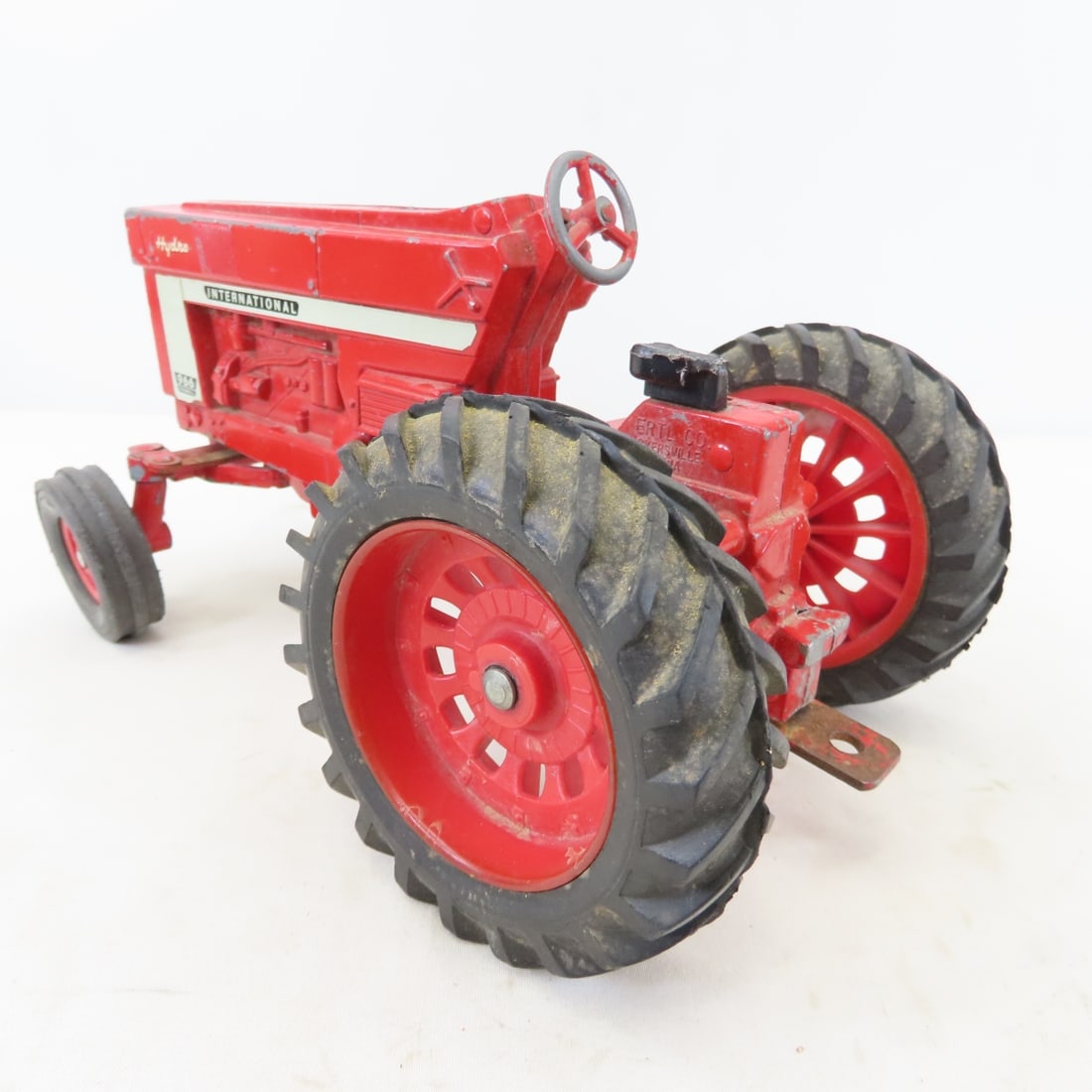 Vintage International 966 & CO-OP Tractors & Wagon - 4