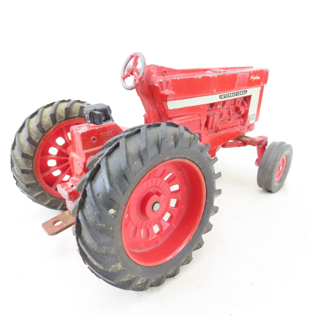 Vintage International 966 & CO-OP Tractors & Wagon - 6