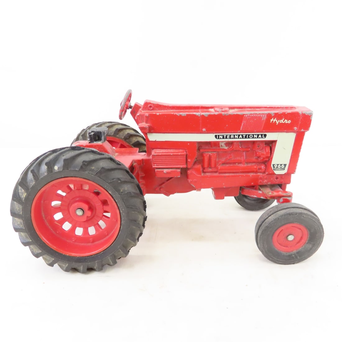 Vintage International 966 & CO-OP Tractors & Wagon - 7