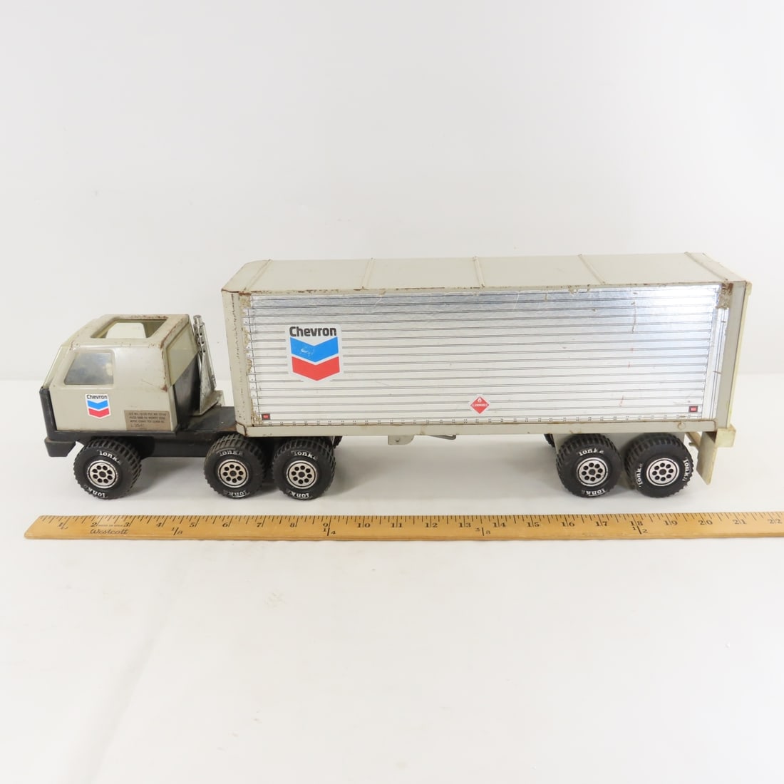 Vintage Tonka Steel Chevron Tractor & Trailer - 2
